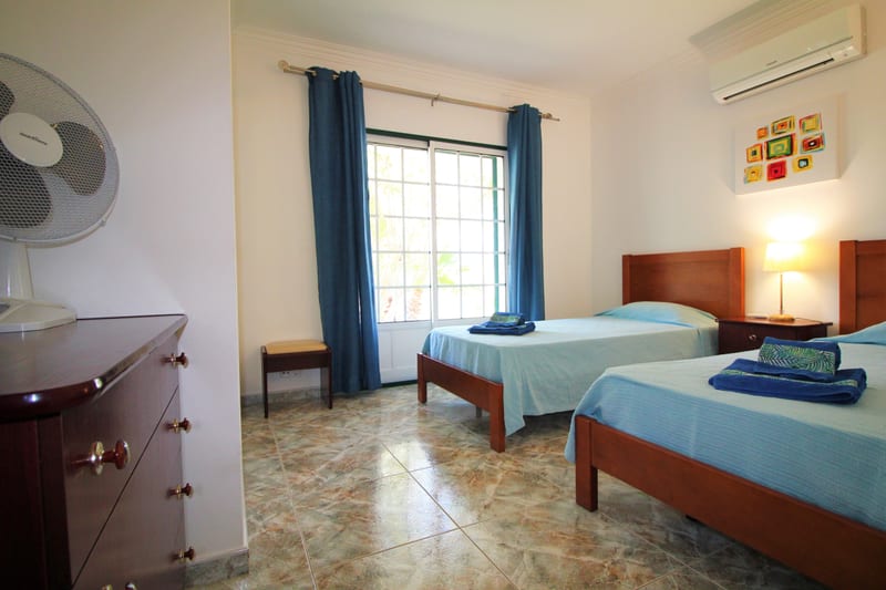 Twin bedroom